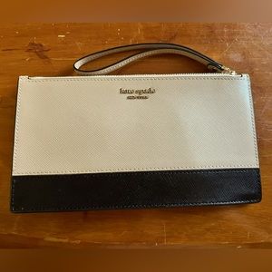 🤍 MINT condition Kate Spade wristlet 🤍